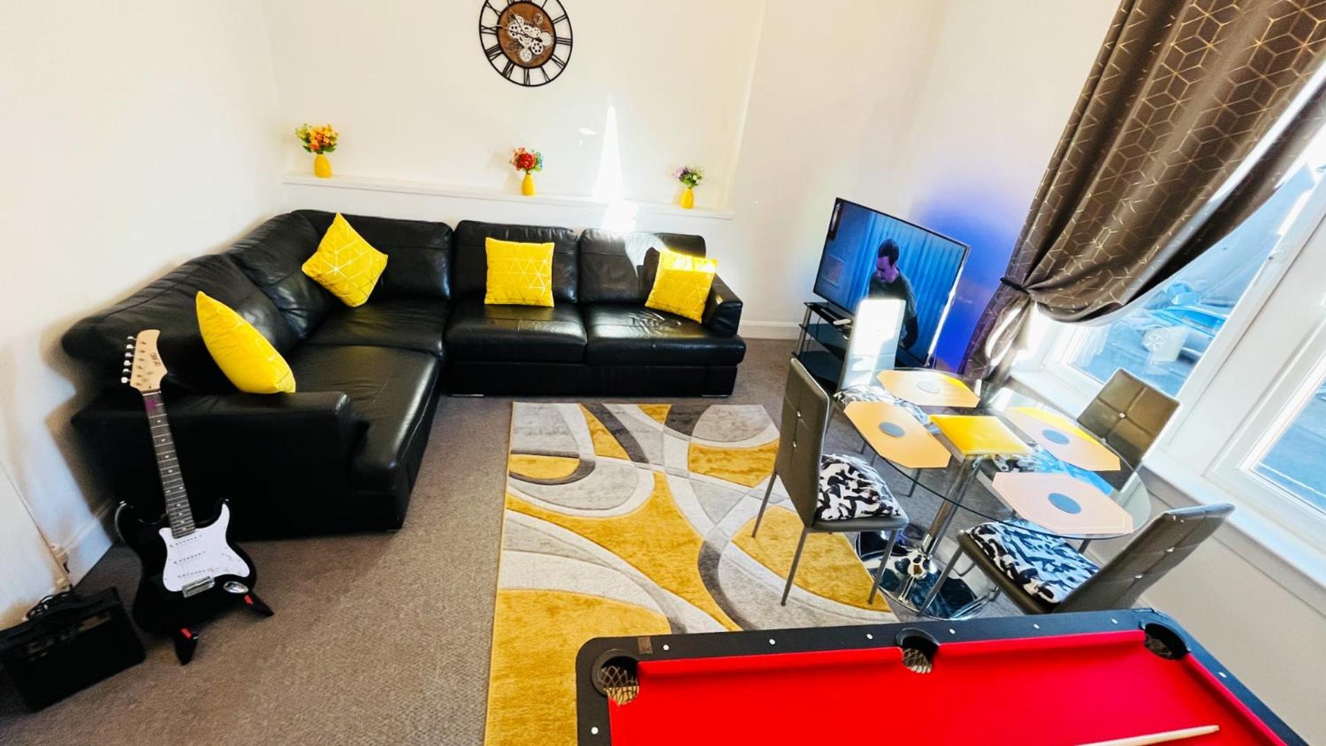 Apartment 2 Bedrooms Entire Self Check In Kelty