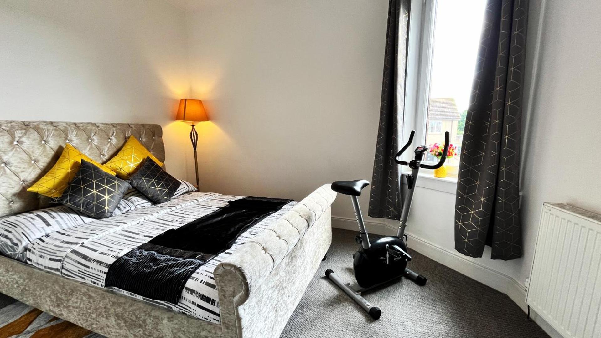 2 Bedrooms Entire Self Check In Apartment *